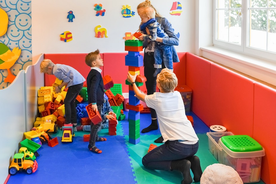 Bauen mit den Riesen-Lego-Bausteinen